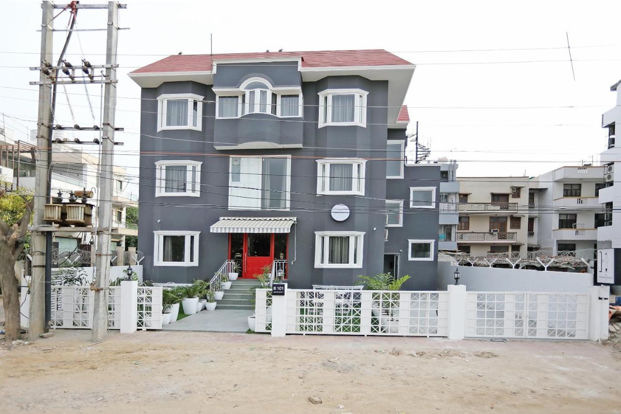 Oyo Townhouse 17 Huda City Center Near Leisure Valley Park グルガウン エクステリア 写真