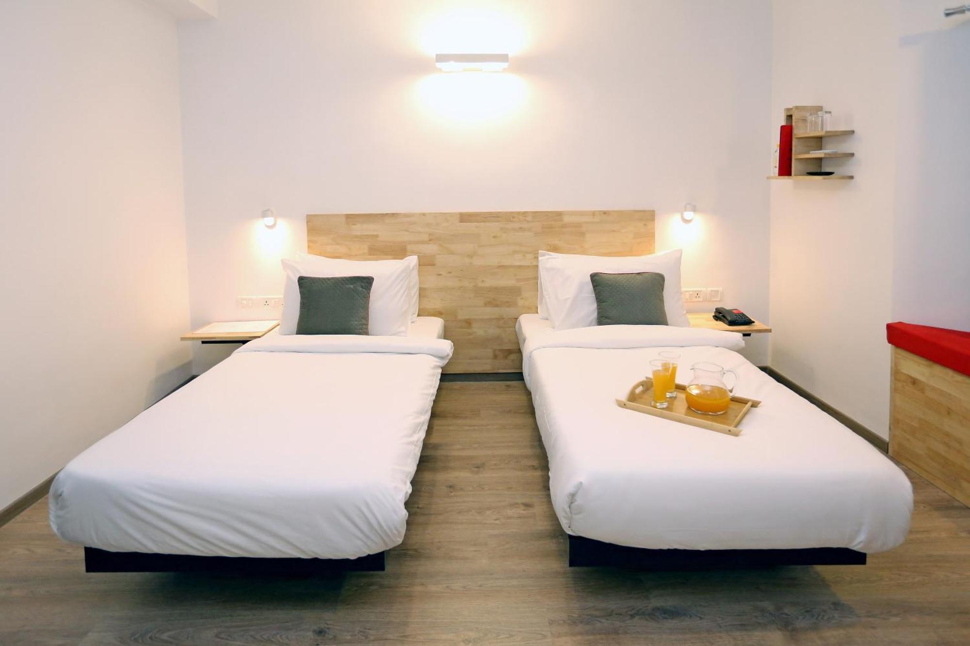 Oyo Townhouse 17 Huda City Center Near Leisure Valley Park グルガウン エクステリア 写真